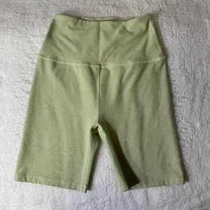 Beyond Yoga Sage Green High Waisted Biker Shorts Medium USA